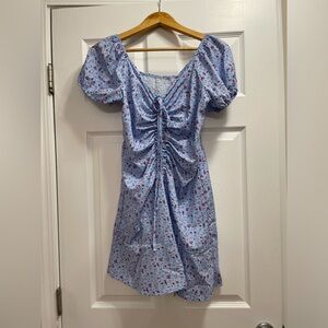 Feminine 90’s style floral ditsy print ruched dress